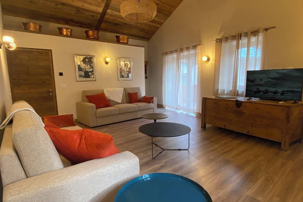 Spacieux Chalet de Standing Dans Village au Calme, Wifi 1