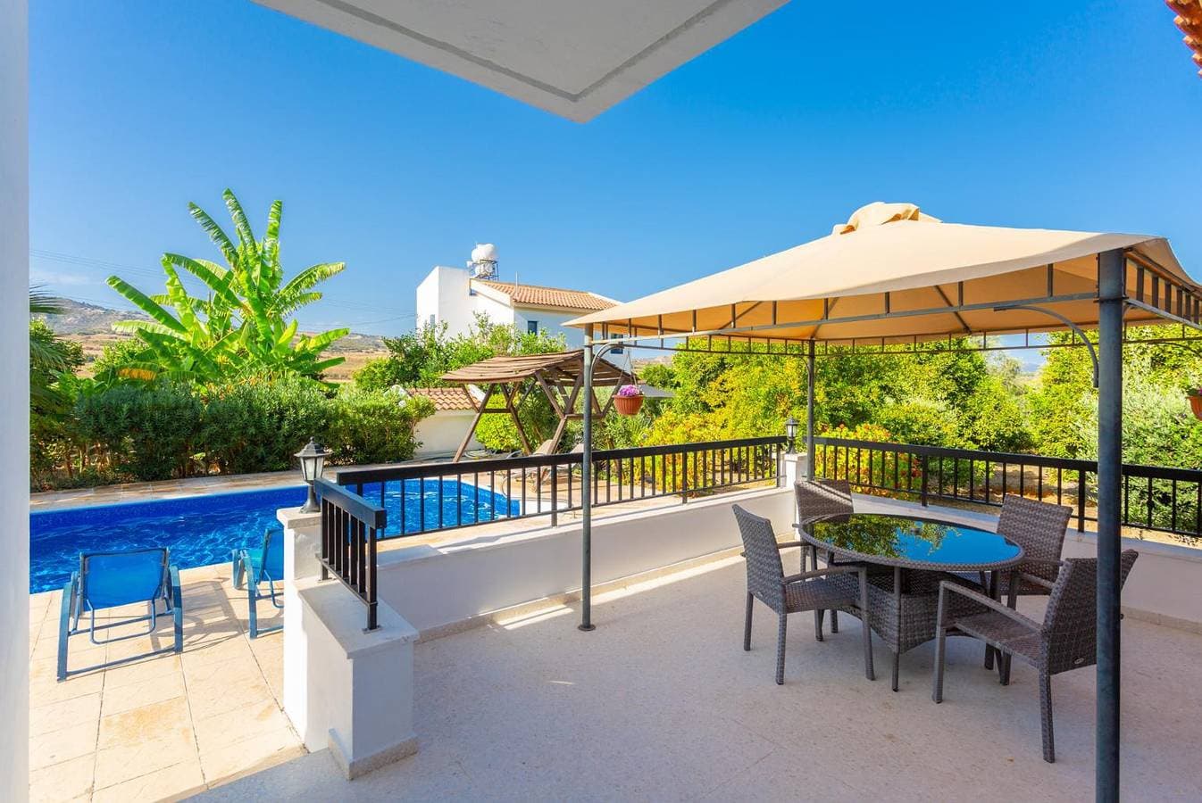 Foto 10 von 31: Villa für 4 Personen mit Terrasse