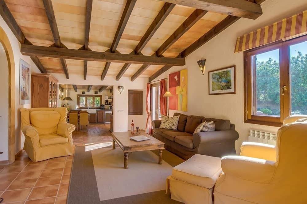 Foto 6 von 15: Finca Ferragut - Wunderschöne mallorquinische Finca mit Pool (Haupthaus)