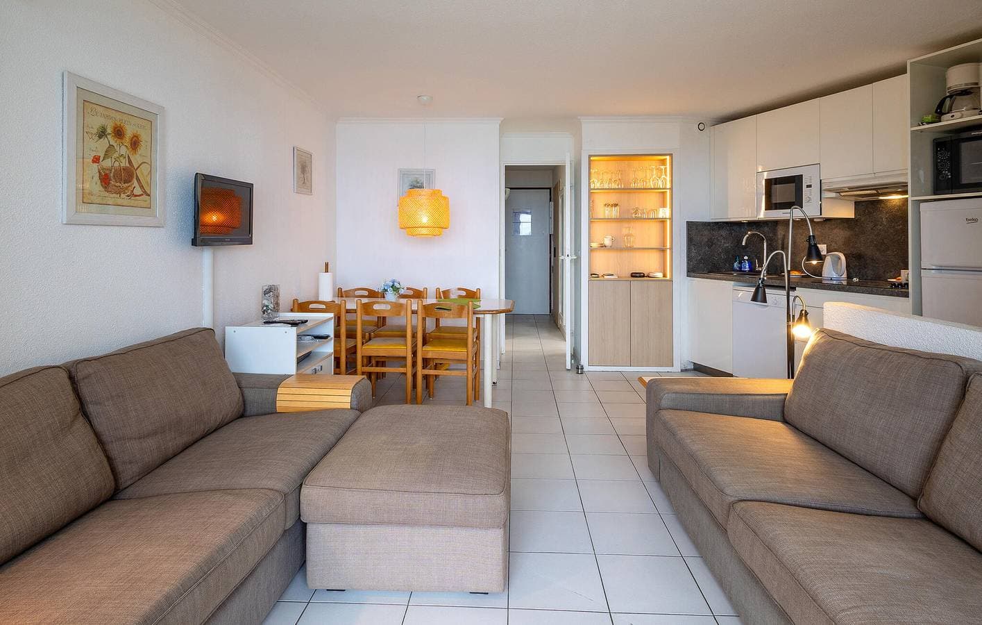 Foto 7 von 28: Appartement mit Meerblick, Pool und Parkplatz, 800m zum Strand