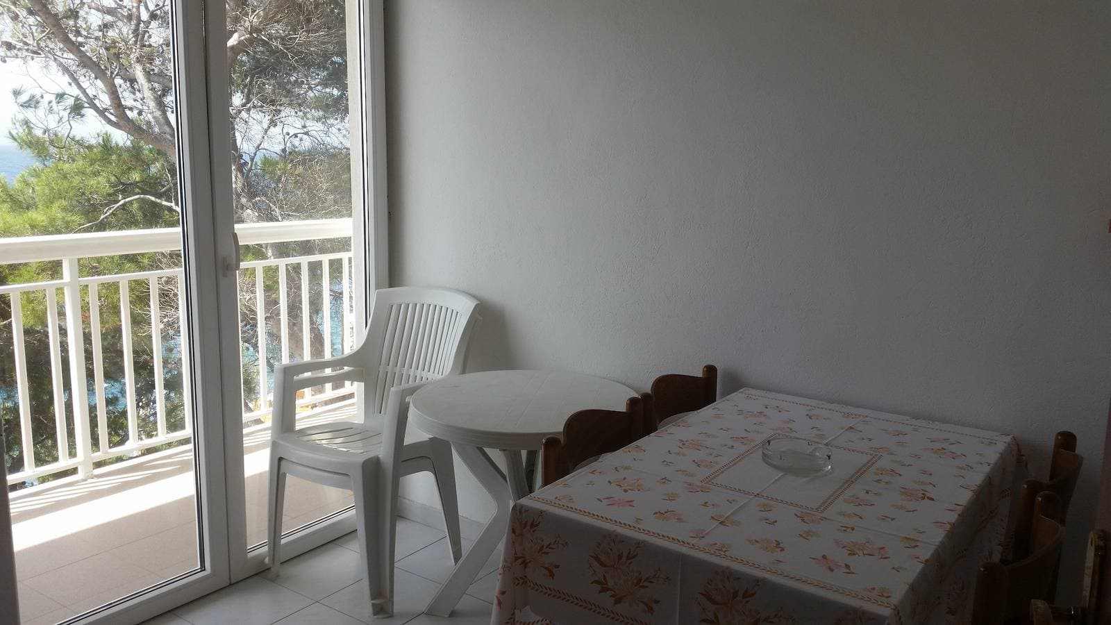 Foto 12 von 27: 4-Zimmer-Ferienwohnung am Strand Sveta Nedilja, Hvar A-11433-a
