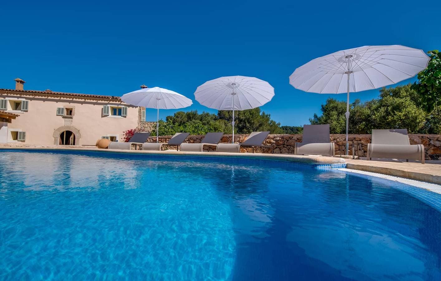 Foto 10 von 43: Meerblick-Wohnung mit Pool, Terrasse & AC | Es Carritxó 800m