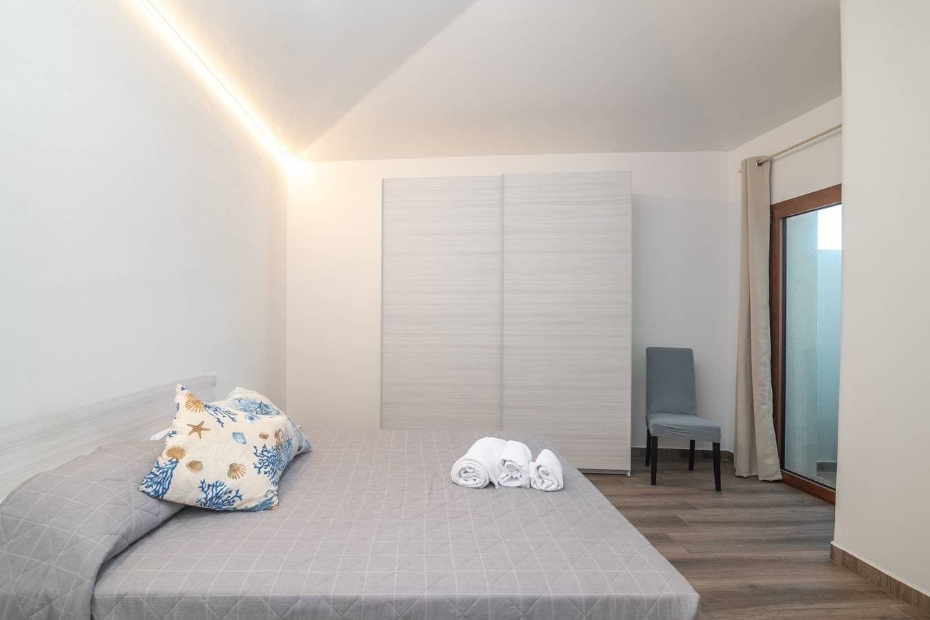 Foto 12 von 25: Ferienhaus 'Mavi Primo Piano' mit privater Terrasse, WLAN und Klimaanlage