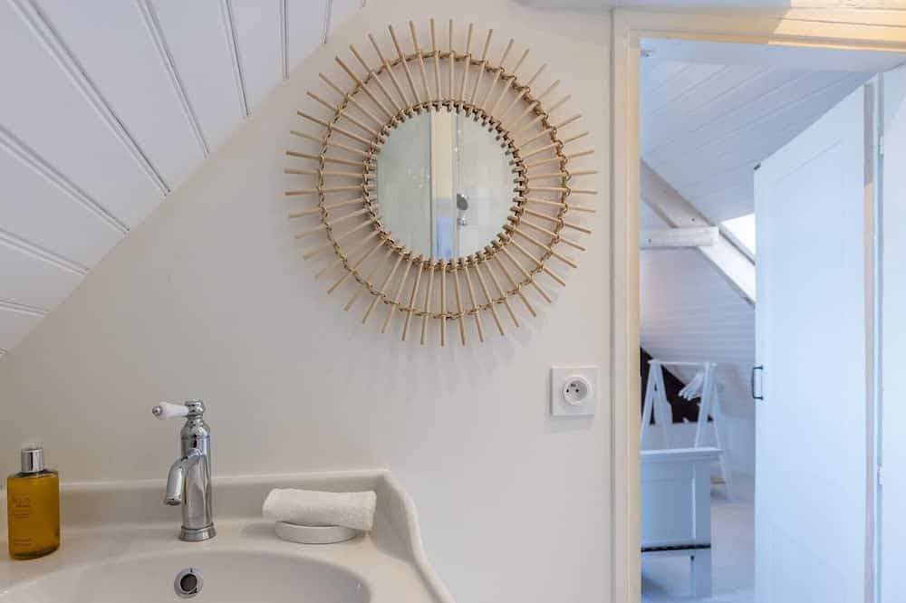 Foto 7 von 12: Dolphin view - Studio - Gemütliches Nest mit Blick auf den Hafen