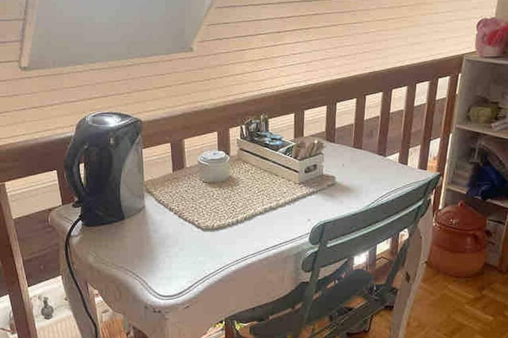 Chambre, Salle de Bain et Toilettes Privatifs Dans Appartement à 2 pas du lac 1