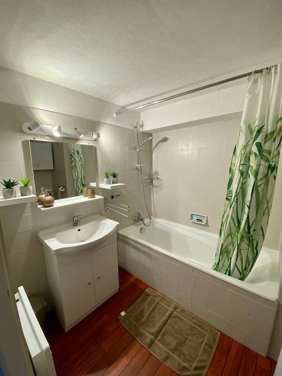 Foto 10 von 28: Ferienwohnung für 4 Personen mit Balkon