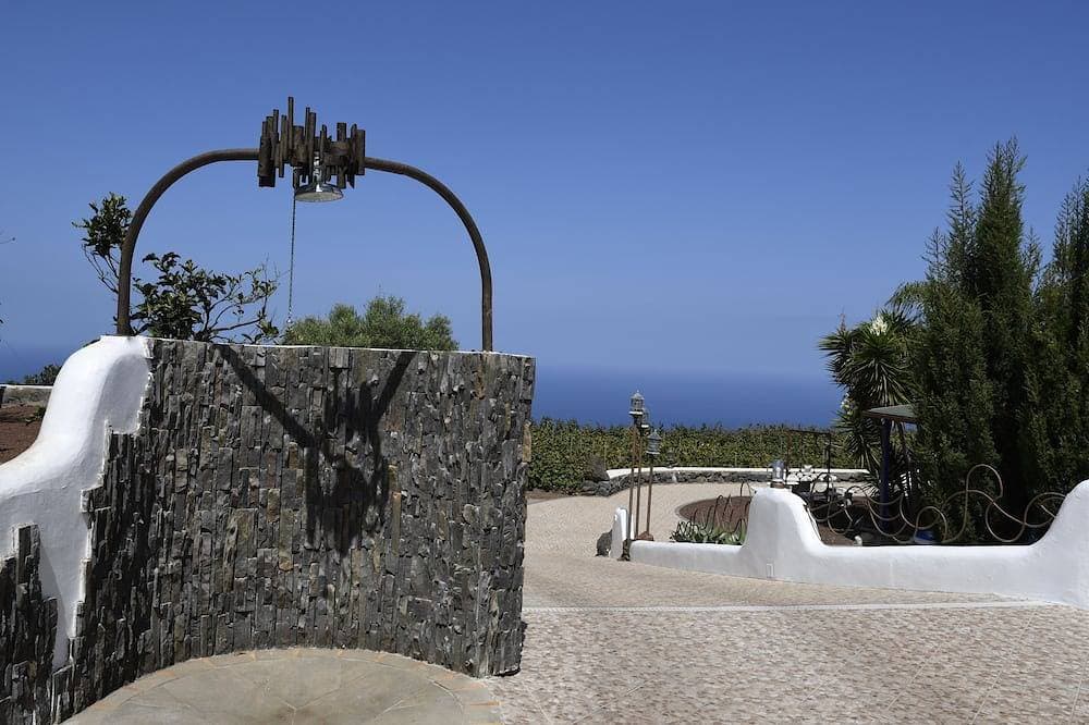 Foto 10 von 30: Finca ANgelus Maisonette Wohnung in einer Weinfinca mit Meer und Teideblick.
