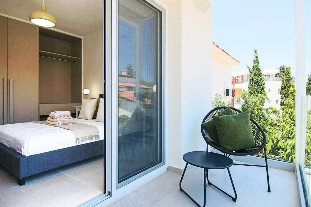 Foto 4 von 19: Phaedrus Living: Seaside Luxury Limnaria 172