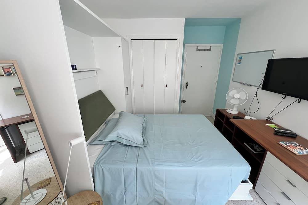 Foto 2 von 17: In the heights of Cassis, quiet studio with private parking and swimming pool.