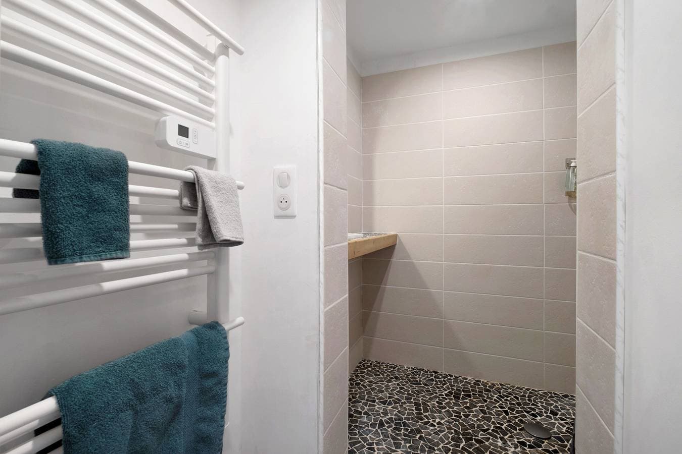Foto 13 von 41: Ferienhaus „Le Dolmen – für Gruppen“ mit Meerblick, WLAN und Klimaanlage