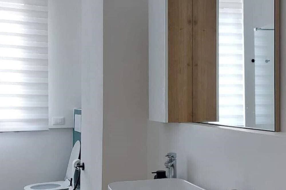Foto 12 von 30: Enrica apartment, elegant, near the lake historic center free parking