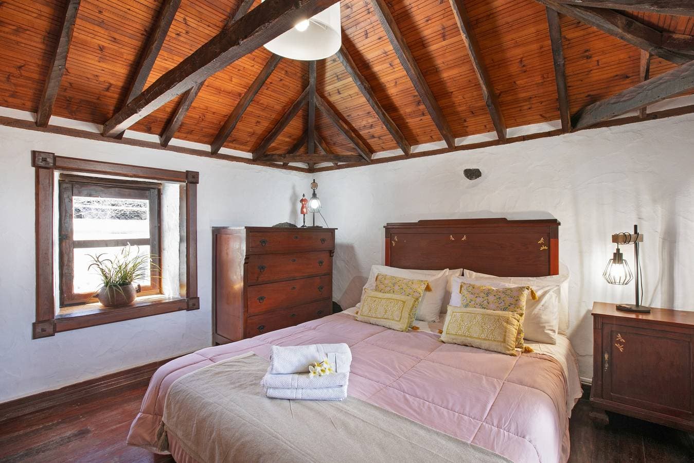 Foto 10 von 33: Ferienhaus „Casa Pedro“ mit Terrassen, Meerblick und Holzofen