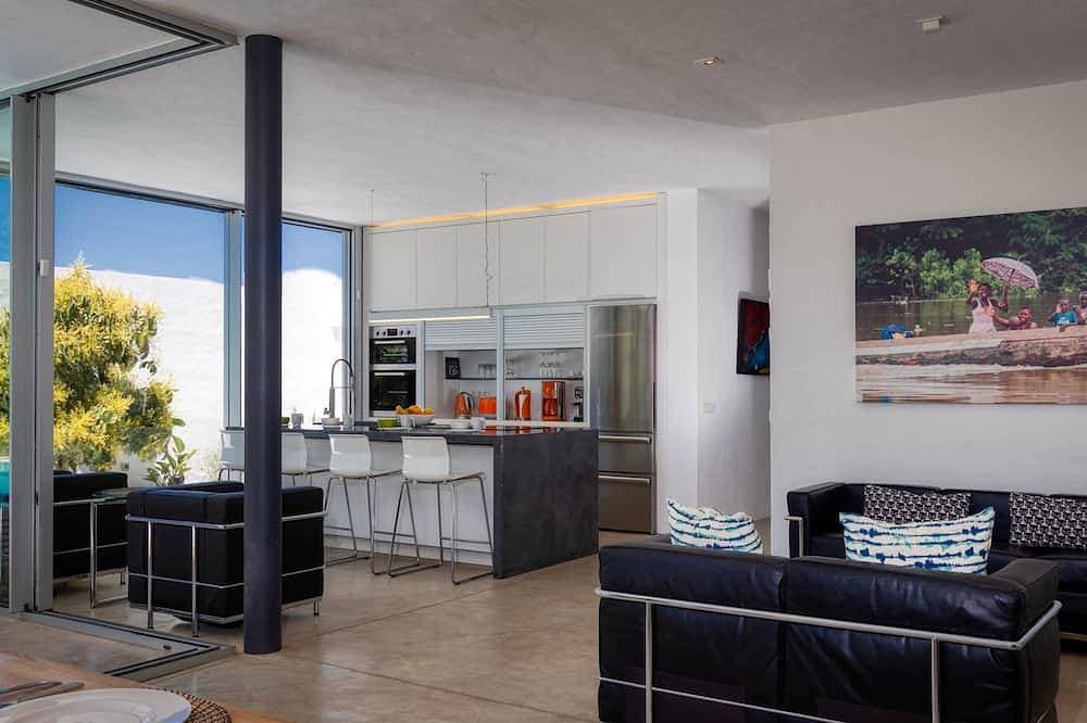 Foto 12 von 22: Luxury Villa in Guatiza-3 Bedrooms-5 Pax-Heated pool-Wi-Fi-Sea view-Chill out