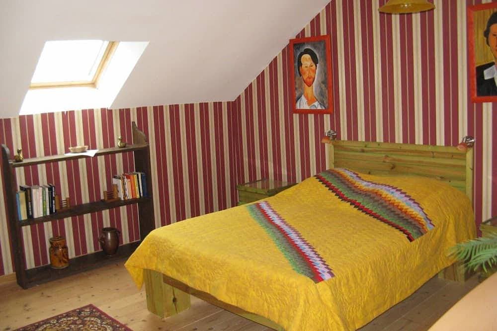 Foto 4 von 26: Freistehendes Haus in einem Dorf mit Geschäften mit der Bezeichnung 3 Sterne