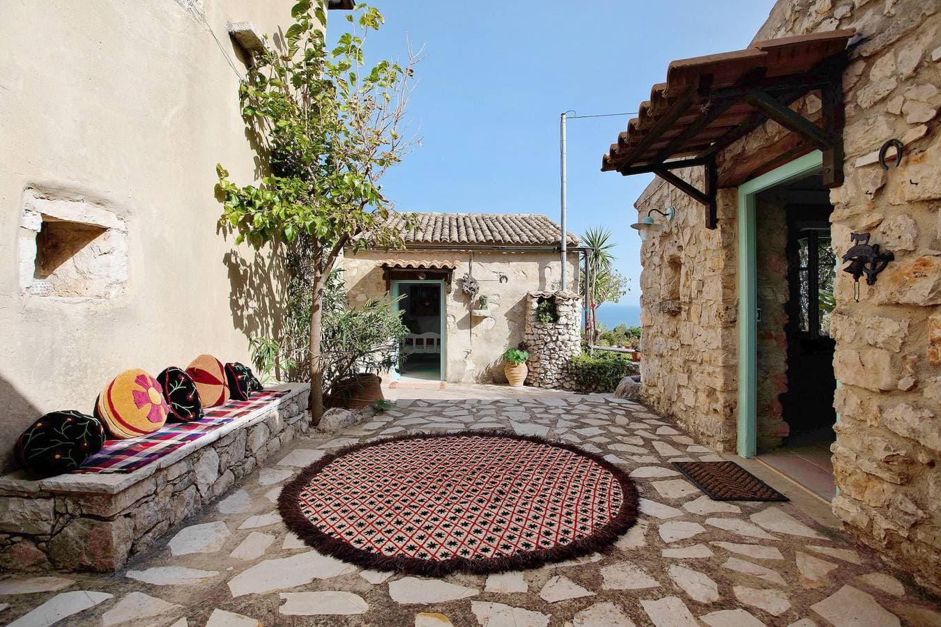 Foto 2 von 28: Griechisches Steinhaus 'Sira Stonehouse 3' mit Meerblick, WLAN und Klimaanlage