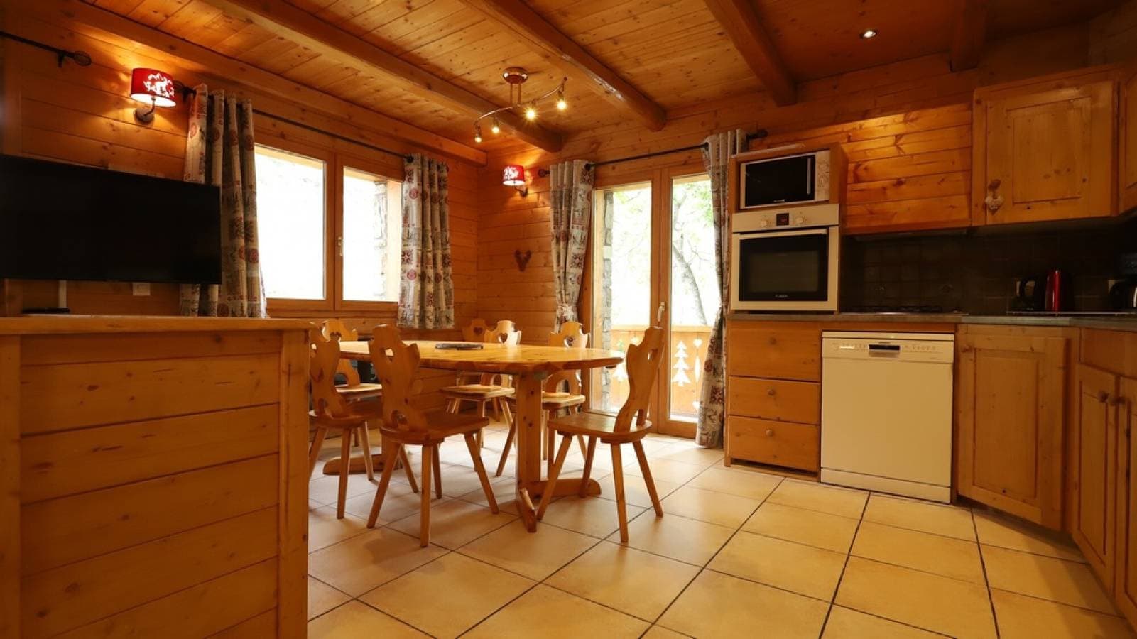 Foto 3 von 12: Appartement 'Chalet Alpaga 6' mit Bergblick, Gemeinschaftsgarten und WLAN