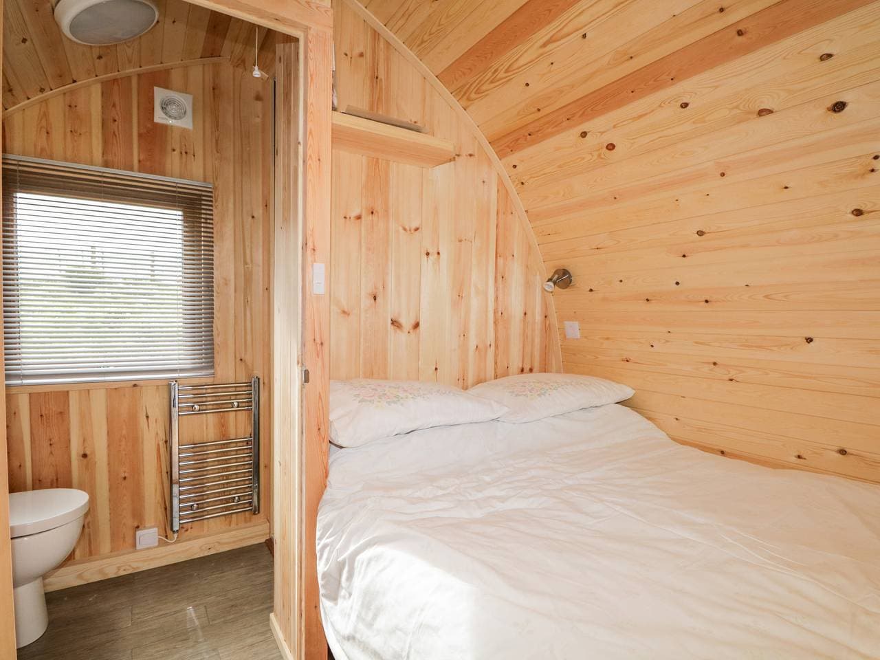 Foto 10 von 21: Hütte für 2 Personen mit Garten