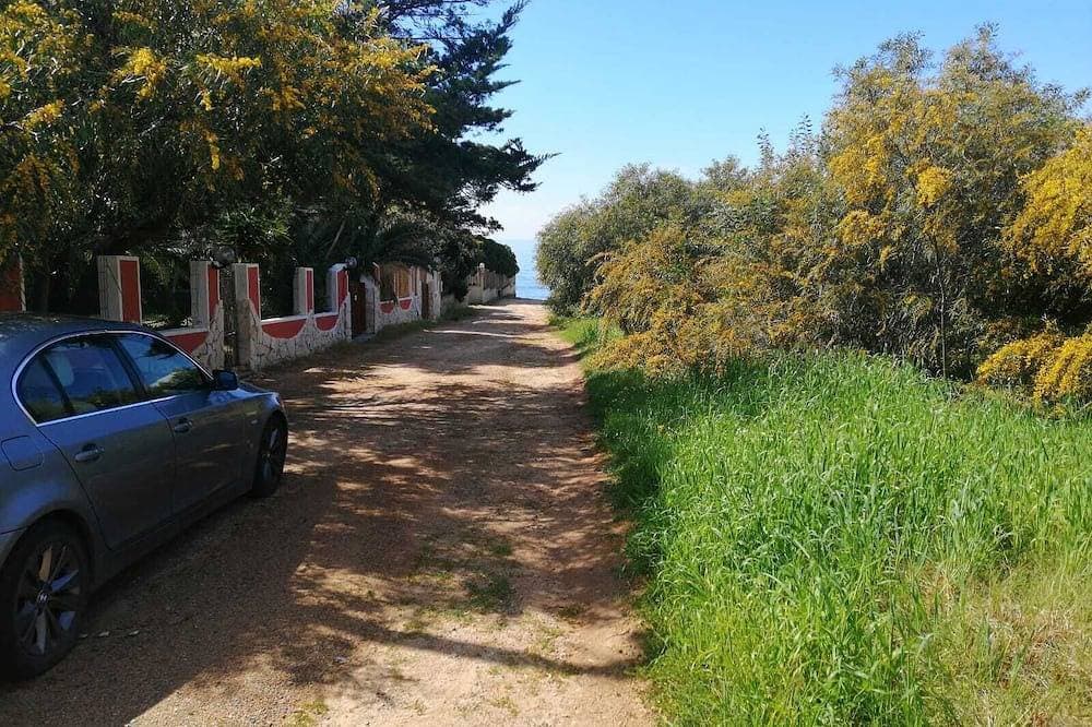 Foto 8 von 19: Beachfront Villa