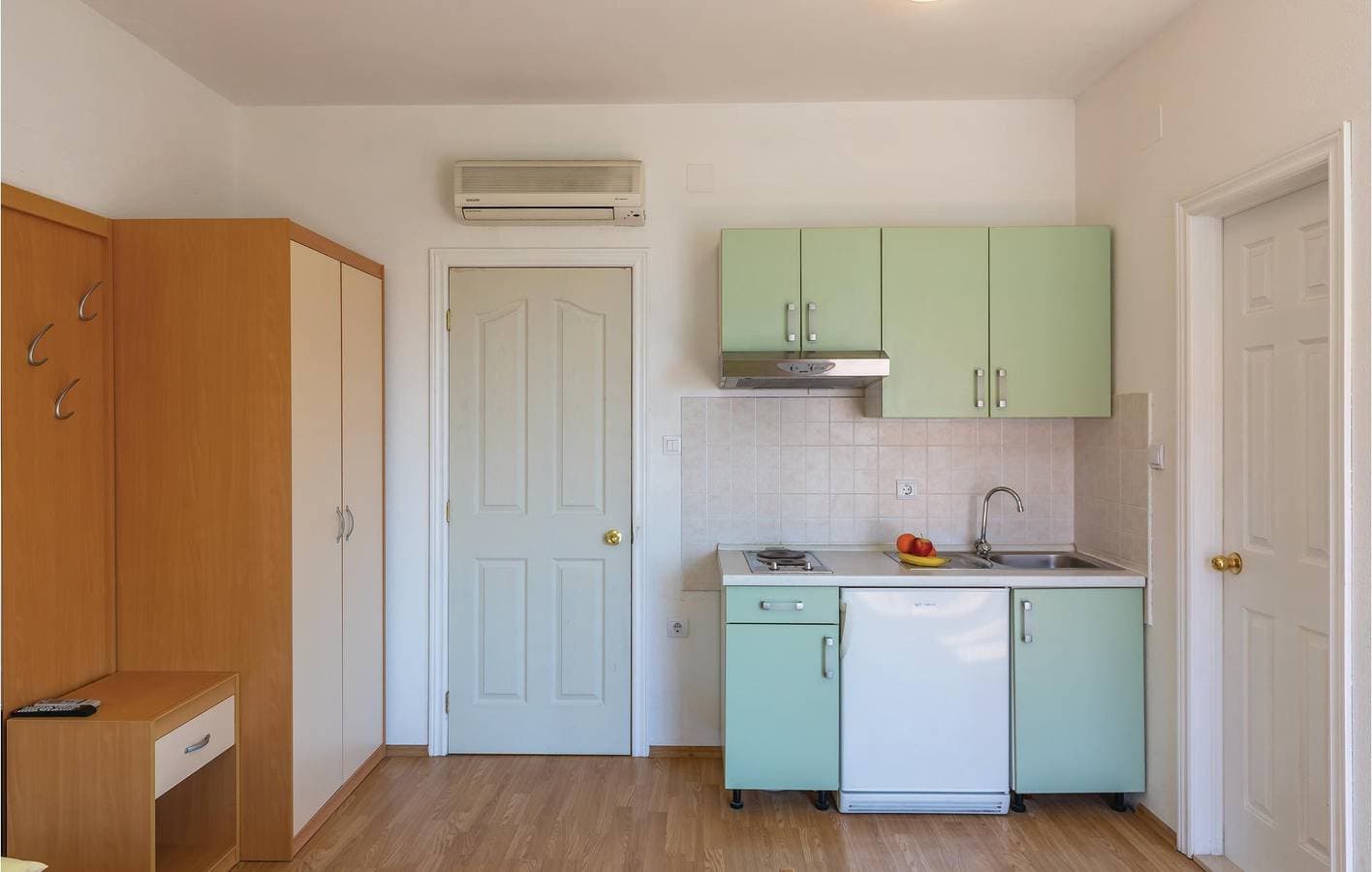 Foto 8 von 18: Modernes Apartment mit Terrasse, WLAN und Parkplatz in der Nähe von Makarska