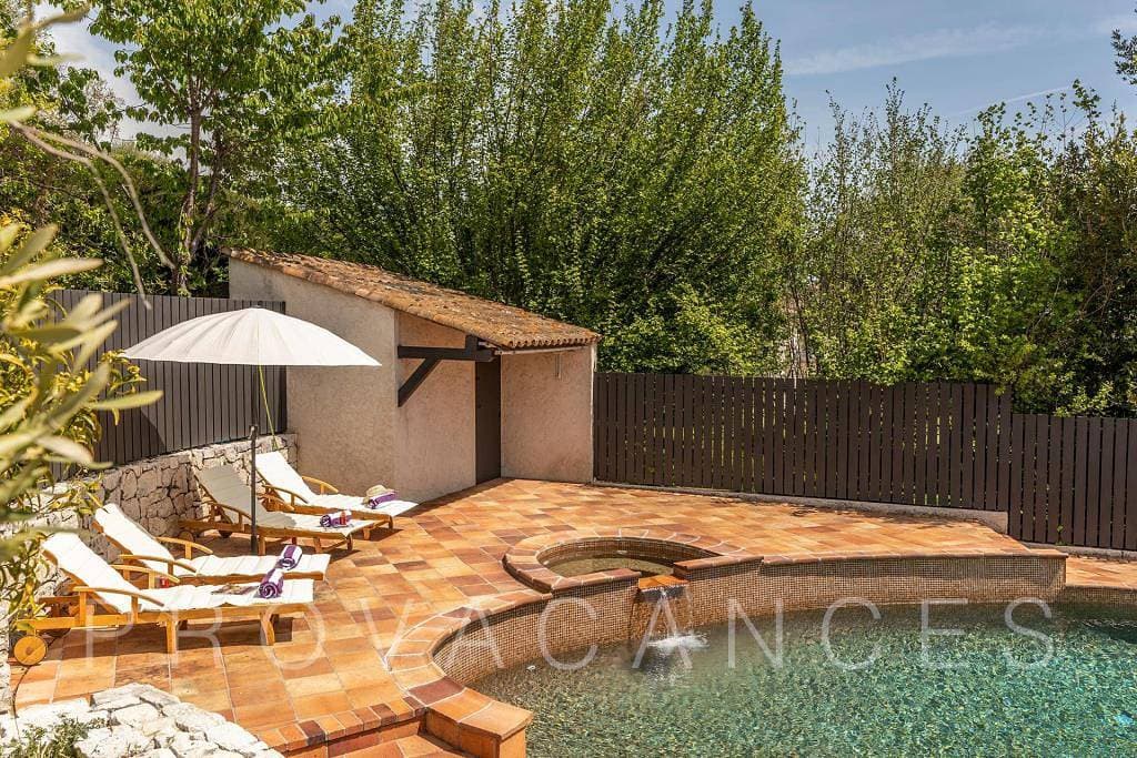 Foto 3 von 49: Schöne Architektenvilla mit Pool in Tourrettes-sur-Loup
