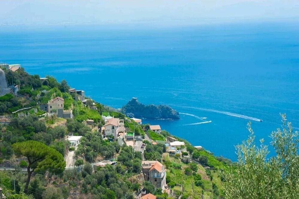 Foto 9 von 16: On the Amalfi Coast: Romantic House \"Bouganvillea\"
