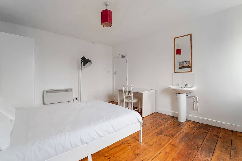 Groß-Doppelzimmer-Gemeinsames Badezimmer 1