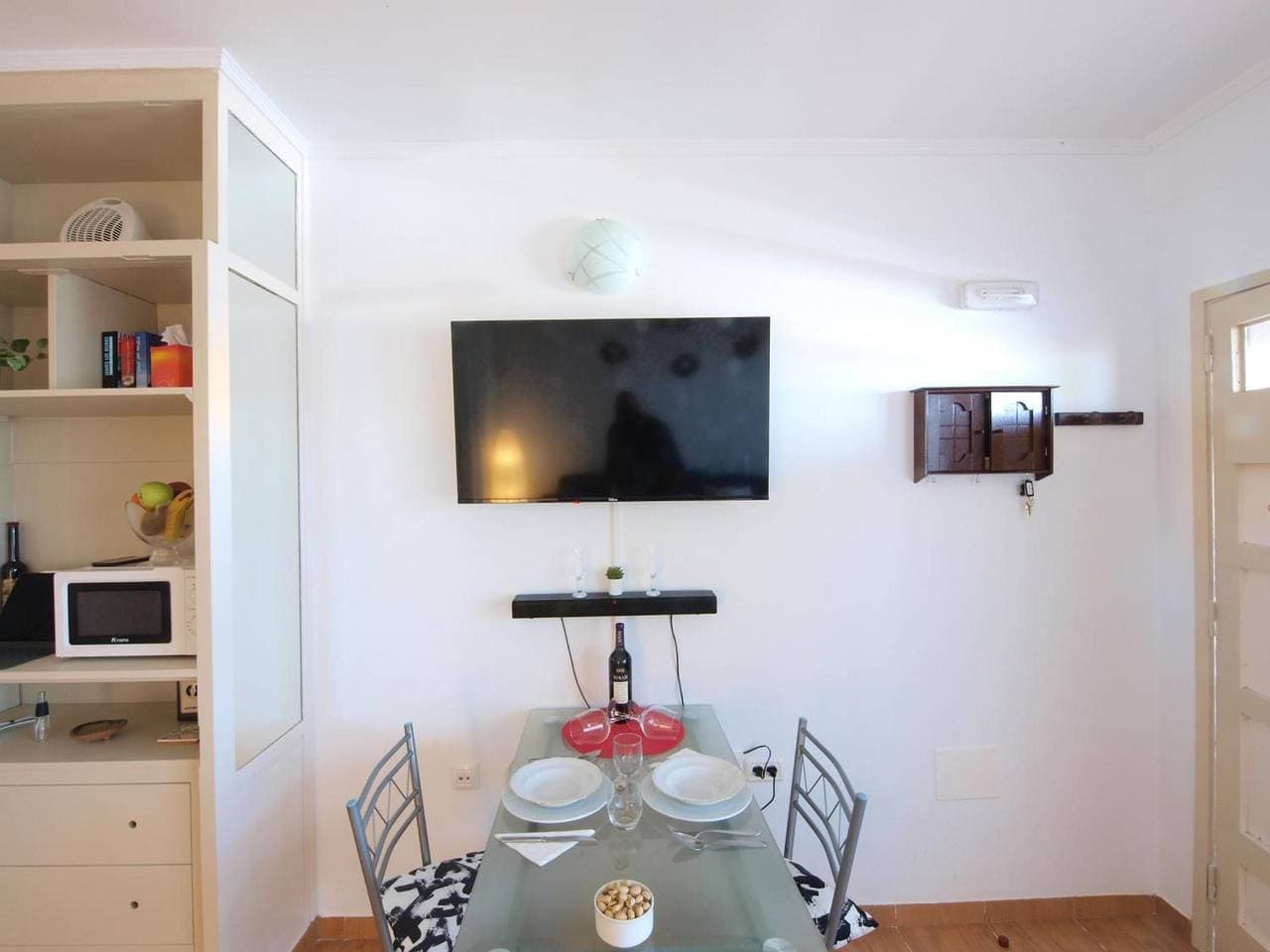 Foto 6 von 40: Ferienwohnung 'Blue Horizon' mit Meerblick, Gemeinschaftspool und WLAN