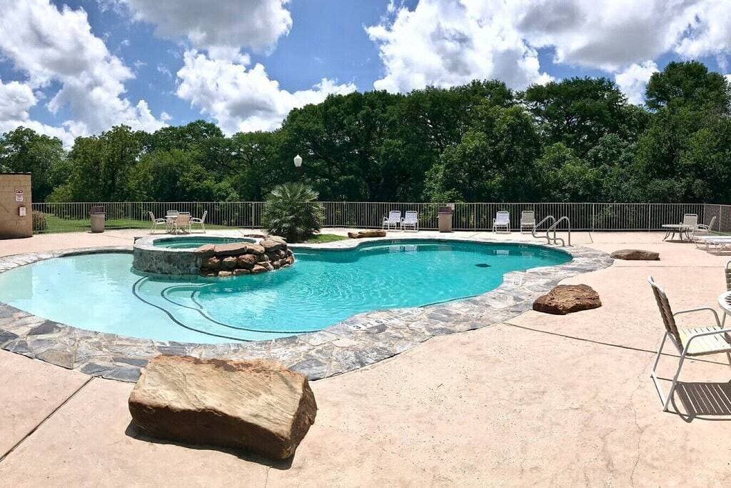 Foto 7 von 26: Shady River Oasis -2Bdr / 2Bth- Für 8 Personen!
