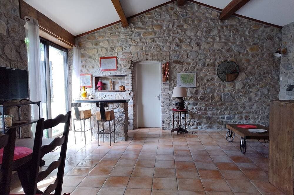 Foto 12 von 30: Gîte en Pierre Avec Spa \"lou Caladou\"
