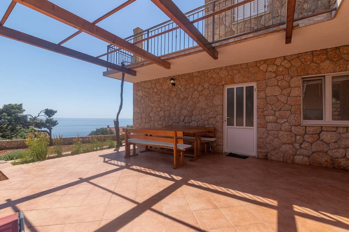 2-Zimmer-Ferienwohnung mit Terrasse und Meerblick Sveta Nedilja, Hvar A-4049-b 1