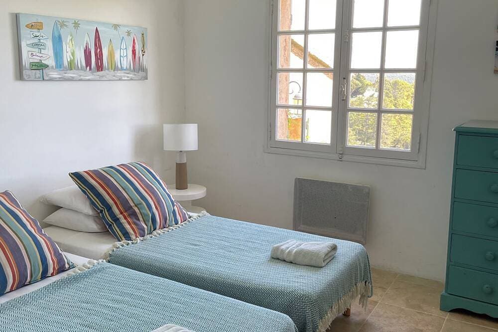 Foto 6 von 28: Renoviertes Dorfhaus am Hang gelegen mit Privatpool & toller Aussicht