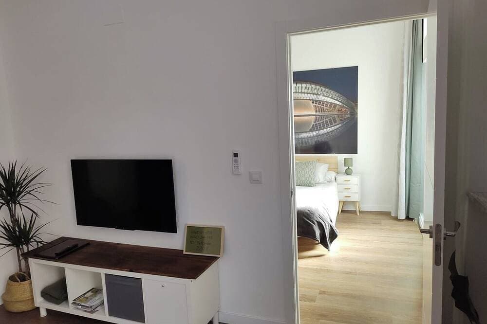 Foto 6 von 19: New apartment in the heart of Valencia, next to the vibrant Plaza del Cedro....