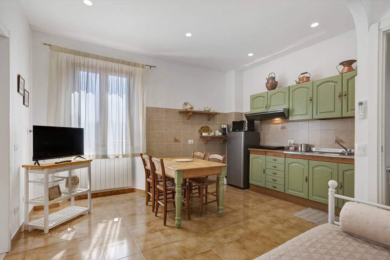 Foto 4 von 40: Apartment '2' mit Gemeinschaftsgarten, WLAN und Klimaanlage