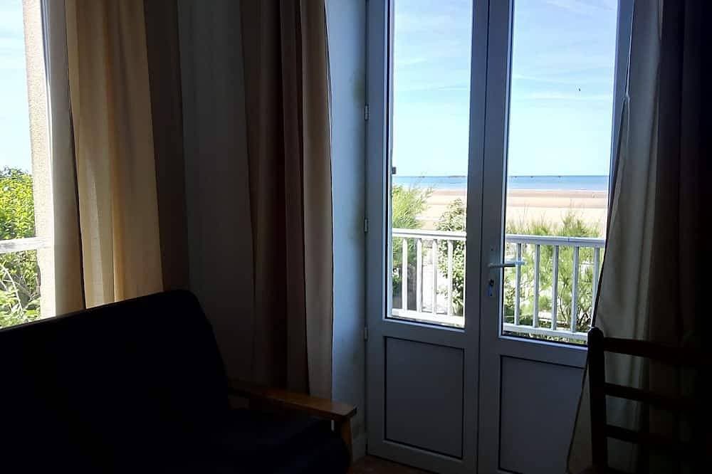 Foto 8 von 30: Villa mit Blick auf das Meer und die Überreste der Landung