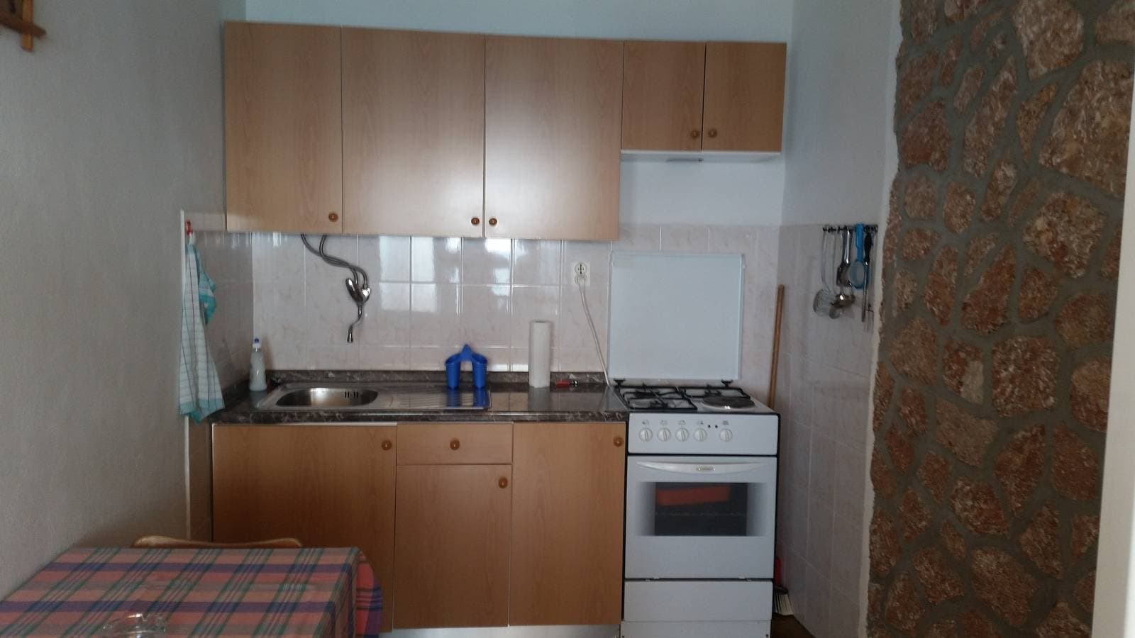 Foto 11 von 24: 2-Zimmer-Ferienwohnung am Strand Sveta Nedilja, Hvar A-11433-b