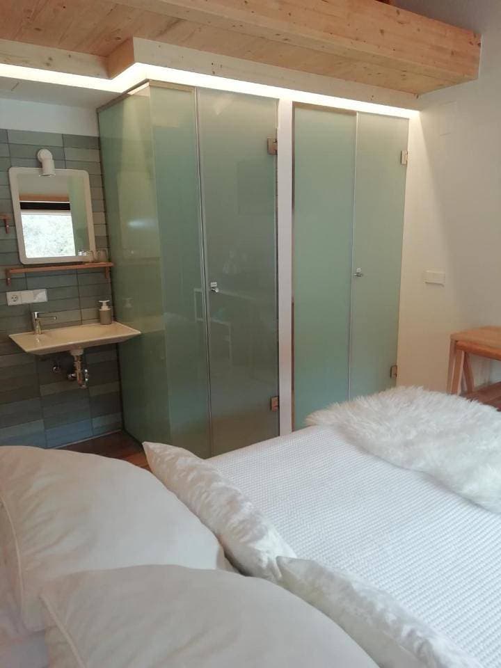 Foto 6 von 10: Double Room with Private Bathroom