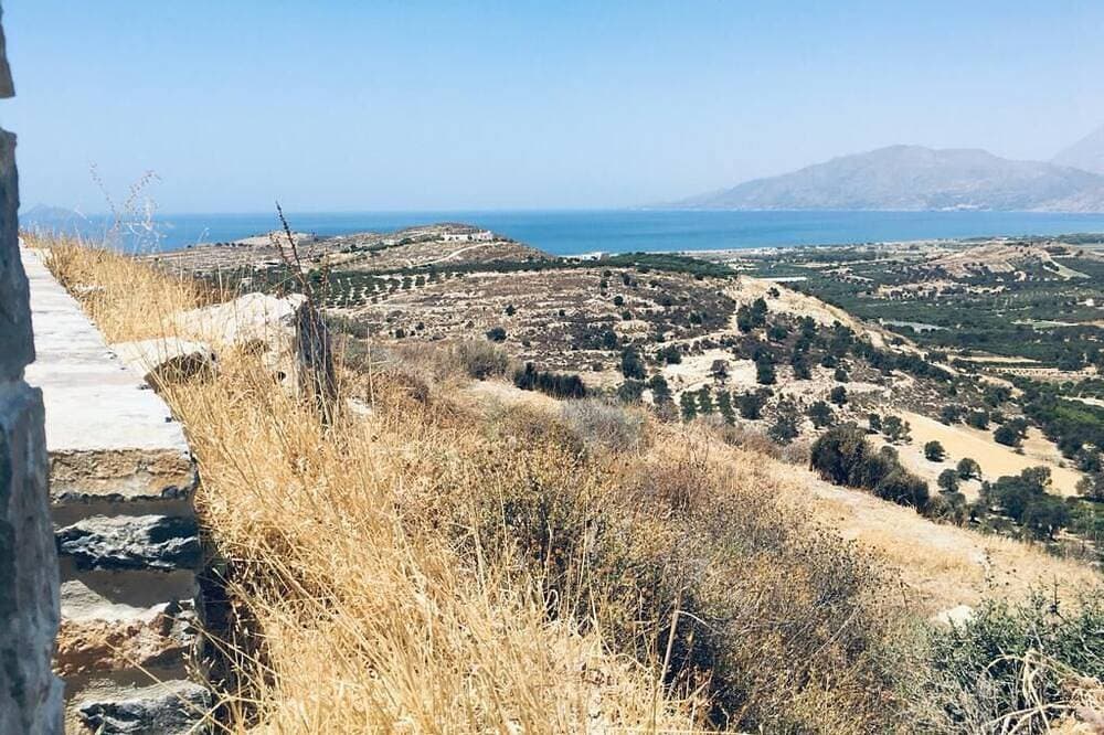 Foto 10 von 24: Luxury apartment in Crete with private pool, sea and mountain views.