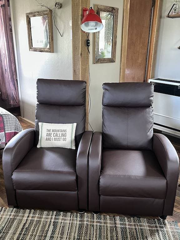 Foto 7 von 28: Gemütliche rustikale Hütte ~ Perfekt für eine Single oder ein Paar ~ Privat