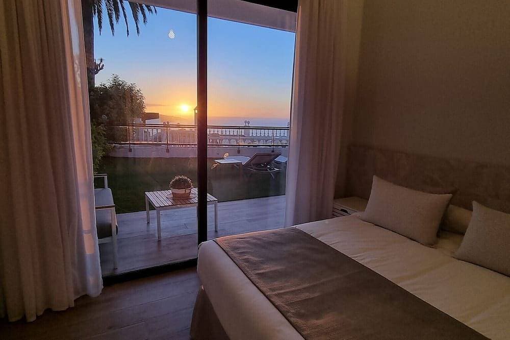 Foto 3 von 28: El Ancón, vistas al mar con terraza y jardin priva