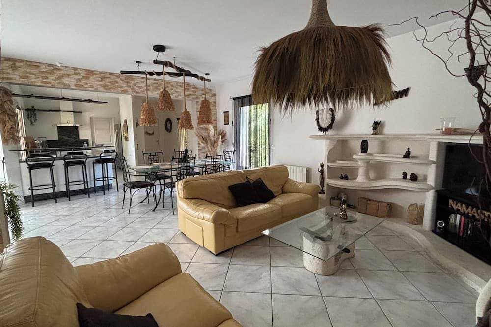Foto 11 von 30: Villa Sektor Pic St Loup Montpellier, 10 min A9, 170m ², Schwimmbad, für 12 Personen
