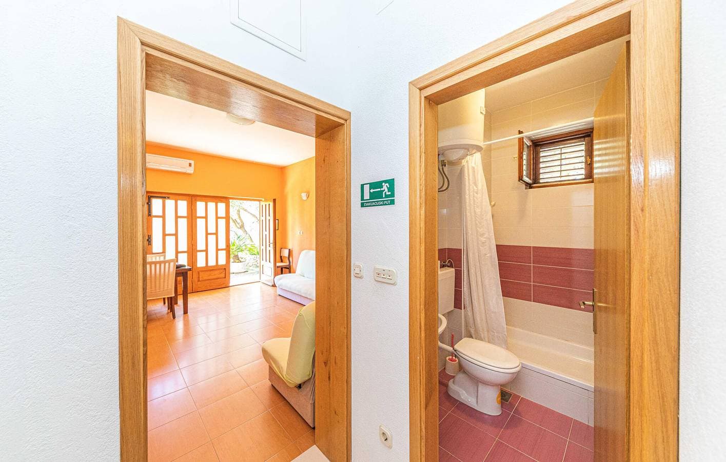 Foto 11 von 22: Ferienwohnung mit Panoramablick in Makarska – in Küstennähe und mit guter Gastronomie