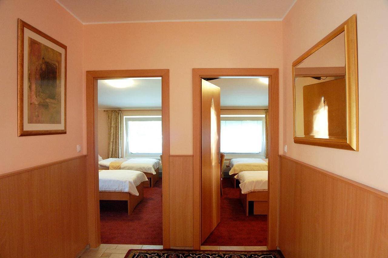 Foto 9 von 9: Twin Room