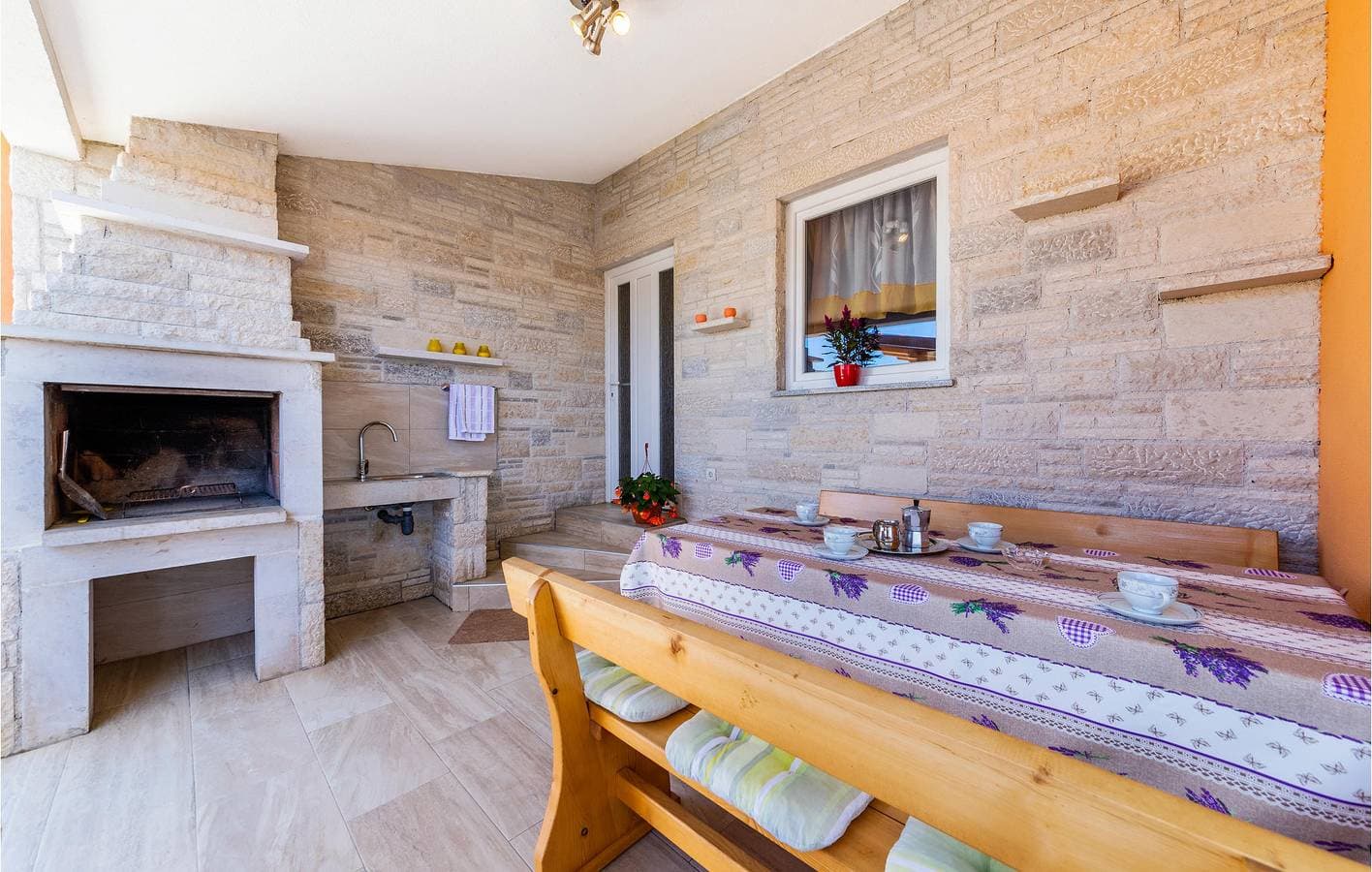 Foto 9 von 26: Gemütliche 1-Zimmer-Wohnung mit Terrasse, WLAN und Parkplatz – 1,5 km vom Strand von Fažana entfernt
