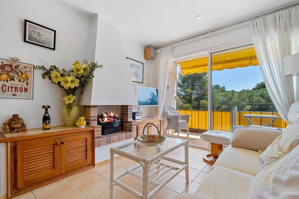 Apartment with parking 400m beach and shops 1