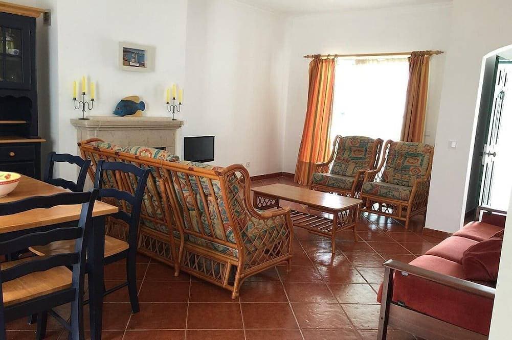Foto 10 von 25: Prestige für Home-Praia da Alagoa Villa mit Garten, Grill und Parkplatz