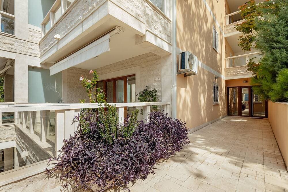 Foto 9 von 18: Luxury apartment with sea view 10 mn from the beach
