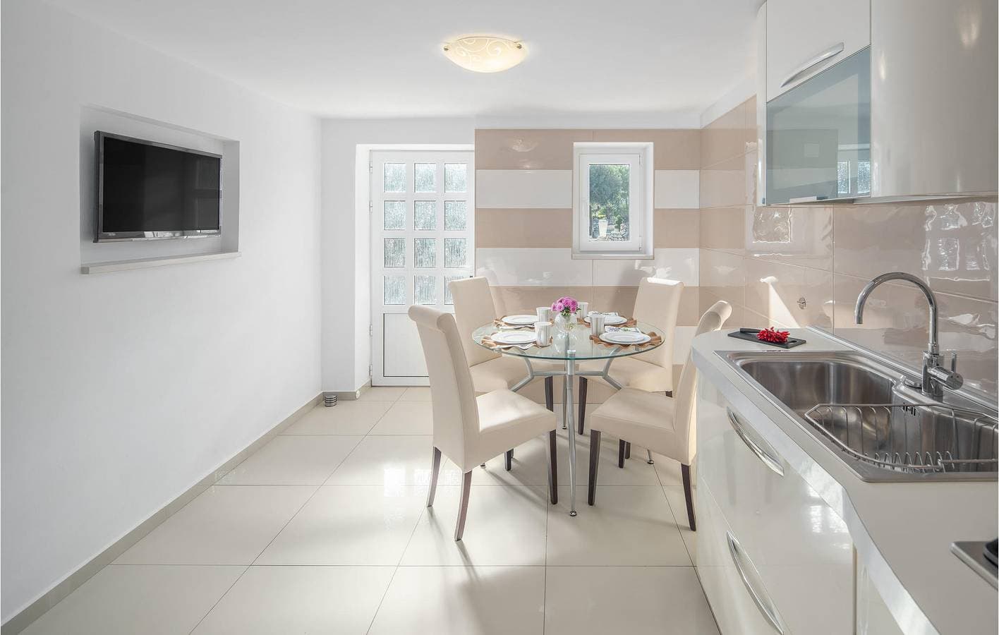 Foto 8 von 29: Gemütliche Ferienwohnung mit Meerblick, Terrasse und Garten – 1,5 km vom Strand entfernt