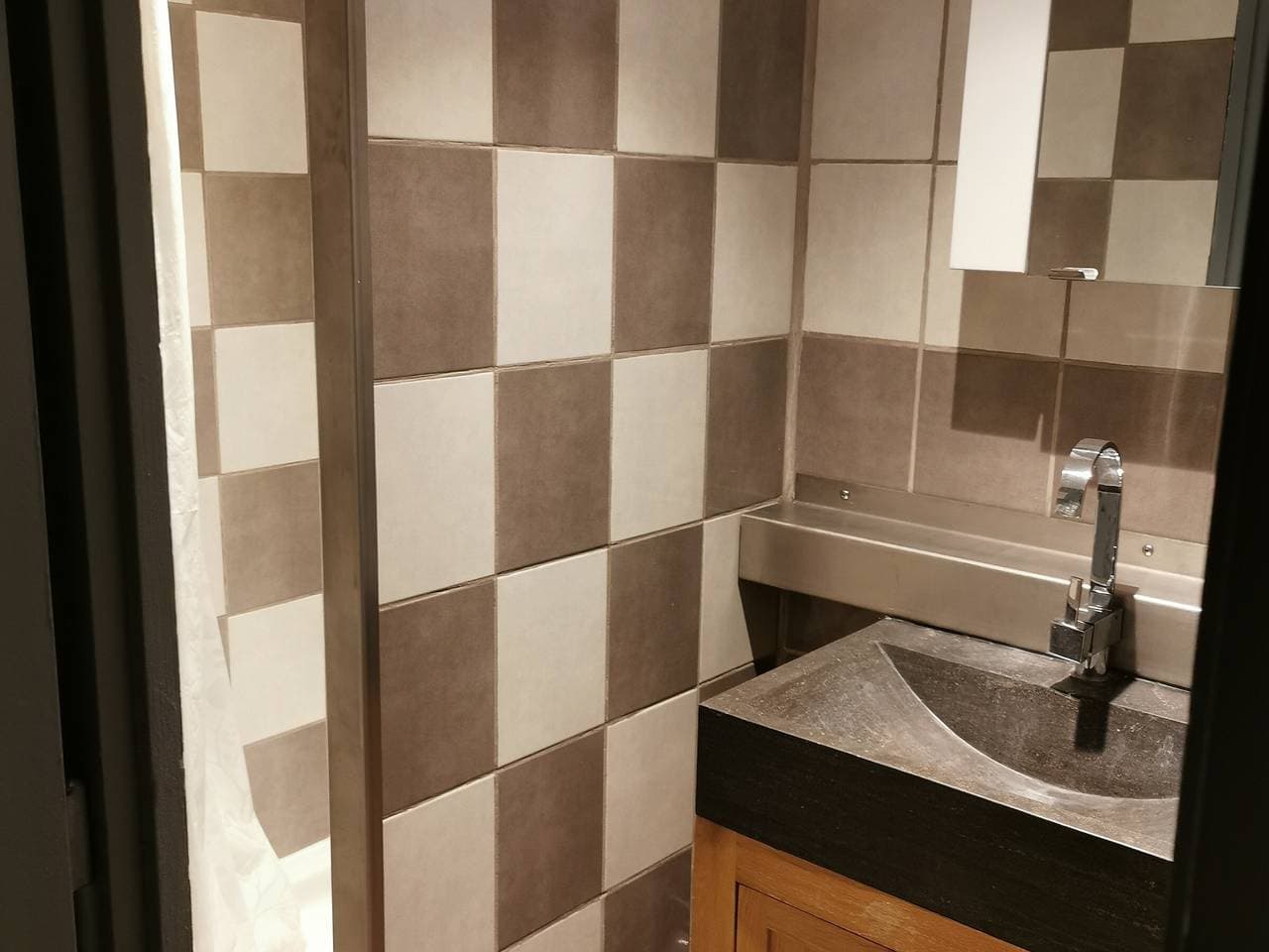 Foto 5 von 12: Charmante 2 Pièces Rénové, Proche Remontées, Centre Aquatique, 2 Chambres, Cuisine Équipée, Animaux Non Admis