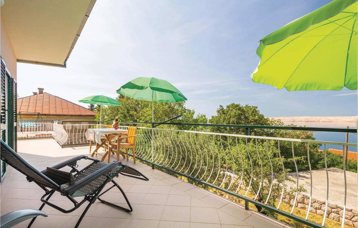 Foto 5 von 27: Charmantes Apartment mit Meerblick, Terrasse, Parkplatz und Zugang zum Strand