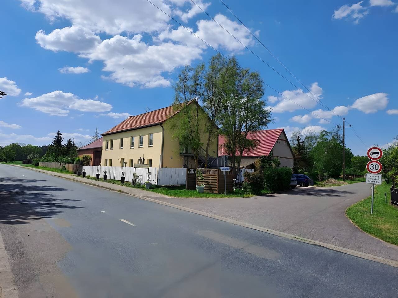 Foto 12 von 25: Ferienwohnung 'Gnadenhof Saale Wittgenstein' mit Gemeinschaftsterrasse, Privatem Garten und Wi-Fi